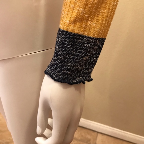 Almost Famous Wide Striped Top Womens Size Medium Long Sleeve Blue Yellow - Picture 12 of 13